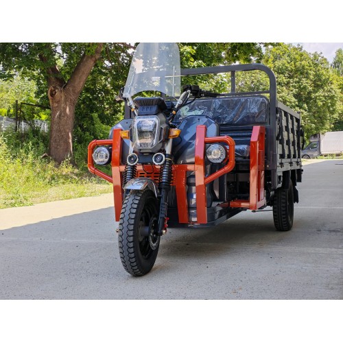Pemotto T-Rex — гибридный электрический трицикл с двигателем 1800W, максимальной мощностью 4500W, отдельным генератором 4500W, аккумуляторами 72V 65Ah и грузоподъемностью до 1500 кг.