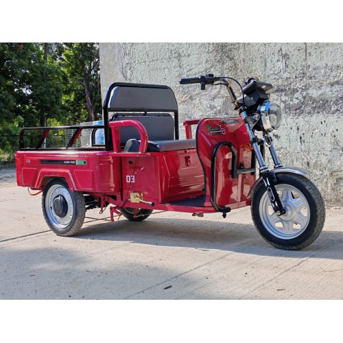 Pemotto D3 — электрический трицикл 60В 32Ач, мотор 1200Вт, максимальная мощность 3000Вт, запас хода около 45 км и грузоподъемность до 450 кг.